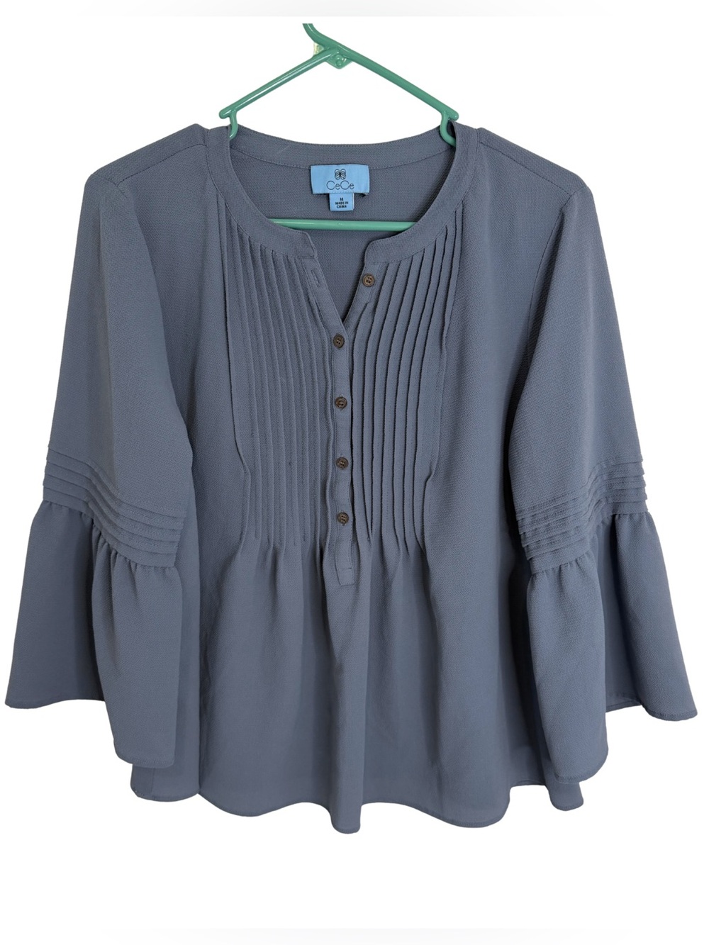 3/$20 CeCe Slate Blue Pintuck 3/4 Bell Sleeve Blouse Size Medium